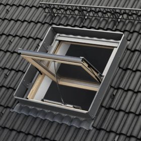 Szélterelő füstelvezető tetőablakhoz